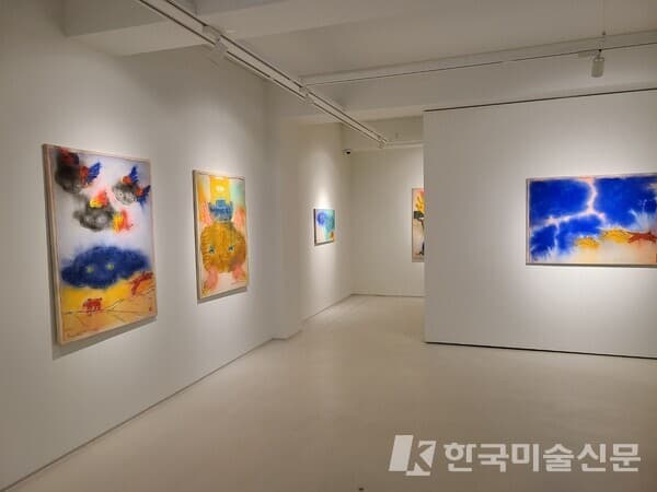 마크 브뤼스의 회화전을 개최한 Gallery 508의 전경. 출처, Gallery 508.