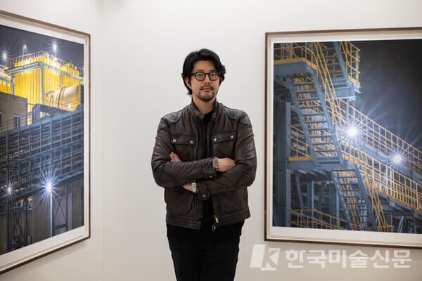 작가 설진환 사진 출처: 케이리즈갤러리