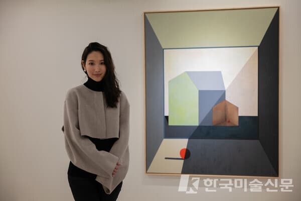 작가 오유라 사진 출처: 케이리즈갤러리