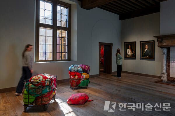 전시 전경, photo : Joep Jacobs (데라켄할 미술관 제공)