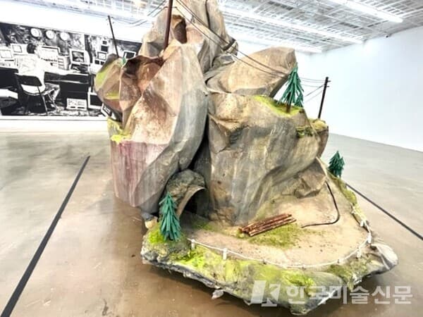 '라 루타 내추럴(La Ruta Natural)' 영상 작품 속 세트장 일부