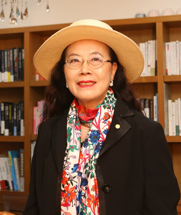한불문화예술협회 서승석 회장은 한국 시詩가 모국어의 한계를 넘고, 국경을 넘어 전 세계에서 사랑받을 날이 오기를 고대하며 이와 같은 시의 향연을 마련하였으며, 이번 행사에는 시단의 원로 및 중진 시인, 시문학 애호가 등이 참여하며 그 의미를 더했다.