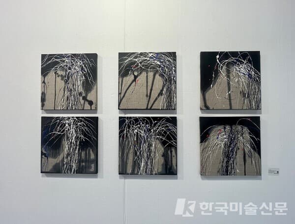 쿤스 갤러리 부스에 있는 김환 작가의 작품