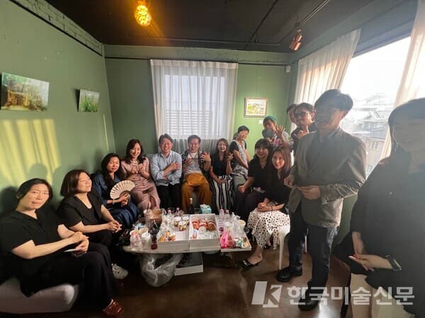 고정민 교수(홍익대 문화예술경영대학원), 전설 박사, 앤디워스트 작가 참석