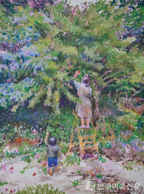 한지영_나의 할머니_오일파스텔_27x36_2021 / 수호갤러리 제공