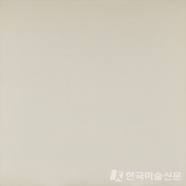 〈나무〉, 1964, 캔버스에 아크릴, 연필, 190.5 x 190.5 cm, 리움미술관 &copy; Estate of Agnes Martin Artists Rights Society (ARS), New York &ndash; SACK, Seoul