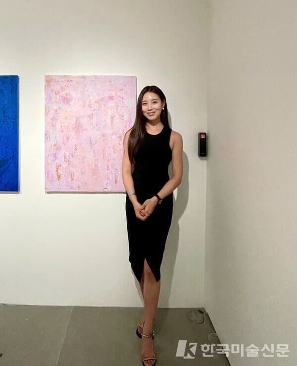 [전시회] 이승아 작가 ART CUBE 2R2 갤러리 CZ SUMMER에서 작가 데뷔