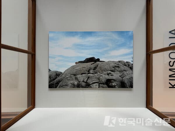 'A Needle Woman - Kitakyushu', 1999/2024,&nbsp;archival pigment print on paper&nbsp;[사진=이소이 기자]