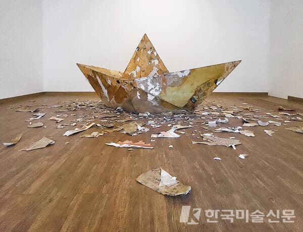 &nbsp;Ground, 이종균 작가 / 그림바위예술발전소 제공