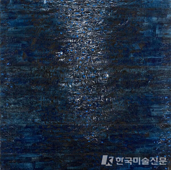 이융세, 달이 지는 시간(Coucher de lune), 2024, 한지에 먹, 아크릴릭, 과슈, 100x100cm - Courtesy the artist and Galerie Vazieux
