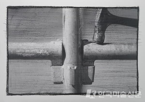 Woongcheol Lee, Hammering, 2024, Charcoal, archival pigment prints on Korean paper, 76.2x50.8cm, Edition of 5 /&copy;Ingahee Gallery