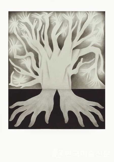 Ujin Baek, Creating Beauty_A Hidden Hand, 2024, Acrylic on paper, 42x29.7cm /&copy;Ingahee Gallery