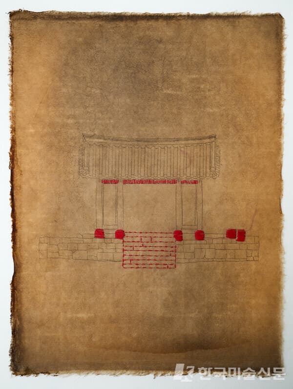 Choungpyung Temple, 2024, ottchil on Hanji, drawing, thread, 24 x 32cm/인가희갤러리 제공