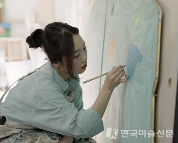 [강수희 인터뷰] 동양화를 전공한 청년 작가, 제주 삶을 서사로 풀어 내다!