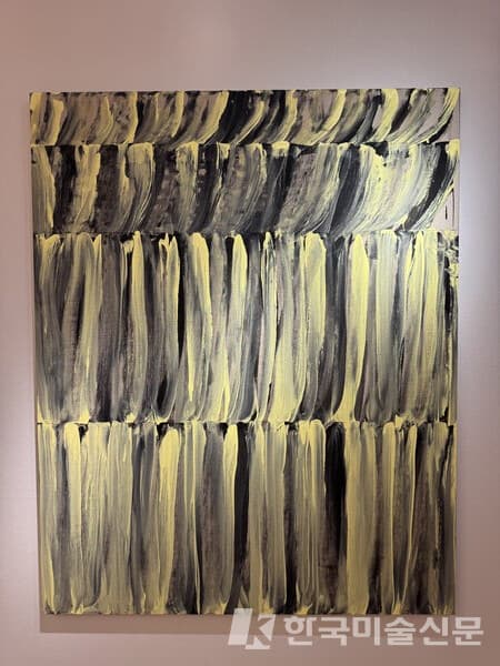 Lee Kun-yong, Bodyscape 76-1-2022, 2022, Acrylic on canvas, 162 x 130 cm&nbsp;(사진 = 이소이 기자)
