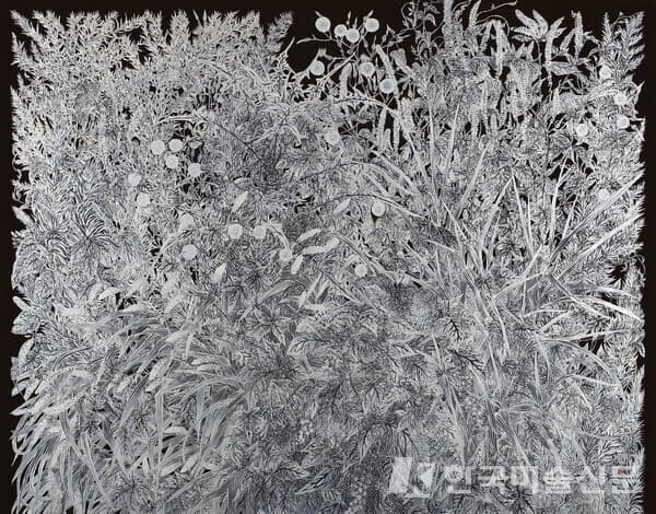 풀의 정원 91.0&times;116.8㎝ 비단에 채색과 은분 2024 / 아트센터자인 제공