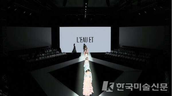 지난 9월 2025 S/S 서울패션위크 로에 컬렉션. (사진=로에)