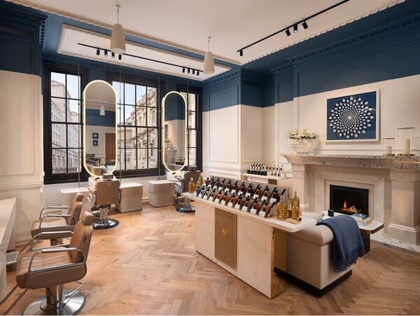 사진 = 래플스 런던 OWO, 마누엘 베르나세크 제공, PHOTOS BY MANUEL BERNASCHEK AND COURTESY OF RAFFLES LONDON OWO (Helen Siwak)