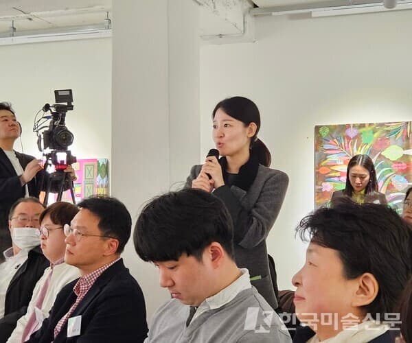 아트토크 참석 소감을 밝히는 이지현 대표(널 위한 문화예술) (사진제공 : 케이리즈)
