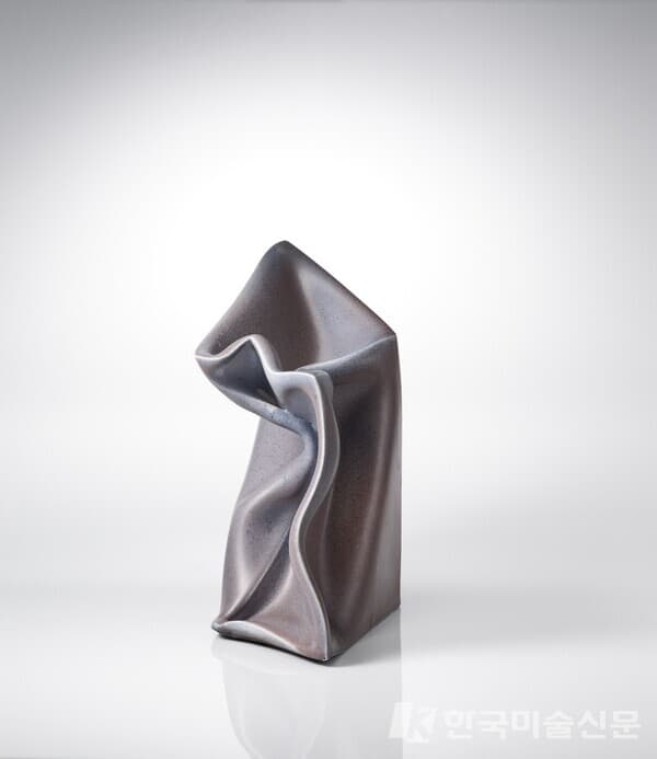 안재영 작가, ceramic sculpture (제공=문신미술상 운영위원회)