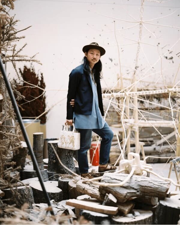 사진 제공 = 디위 안 응안 득(Duy Anh Nhan Duc)- 디올, 헬렌시왁 (All Photography courtesy of Dior, Helen Siwak).
