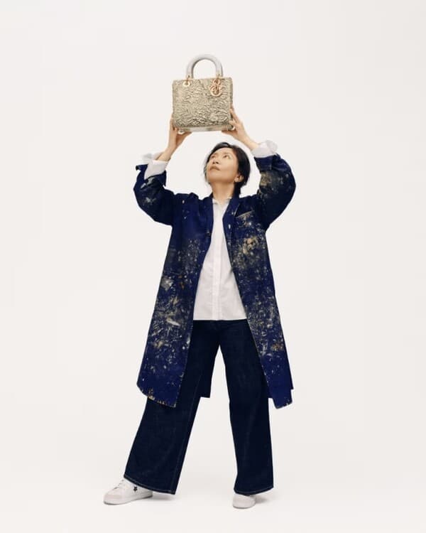 사진 제공 = 량 위안웨이 (Liang Yuanwei) - 디올, 헬렌시왁 (All Photography courtesy of Dior, Helen Siwak).