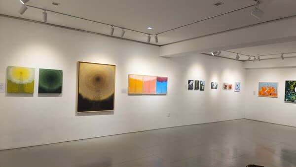 &lsquo;드래곤날다전&rsquo; 전시전경2[사진=57th 갤러리]