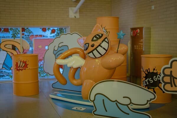 무슈샤(M.Chat)의 대표작 ‘웃는 고양이(Sourire du Chat)’  [사진=더블미]