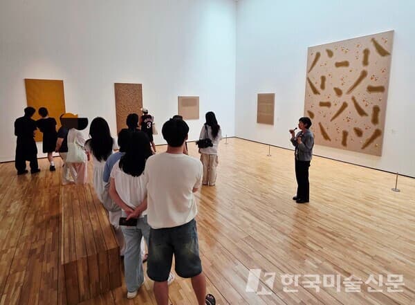 김창열미술관에서 관장을 만나다 …문화가 있는 날의 특별한 경험
