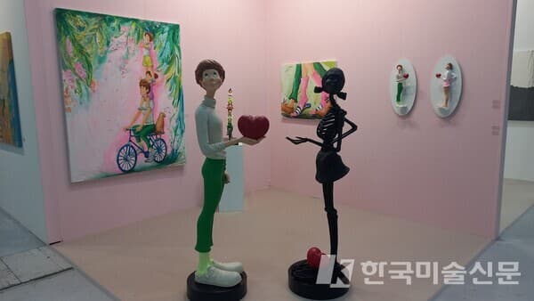 김경민 작가, 집으로 외. 키아프 [사진=신은서]&nbsp;