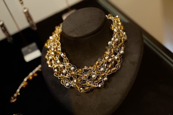 10월 하나은행 클럽원 갤러리 전시 주얼리 작품명 " Superstar" Necklace[사진=보뚜아시크]