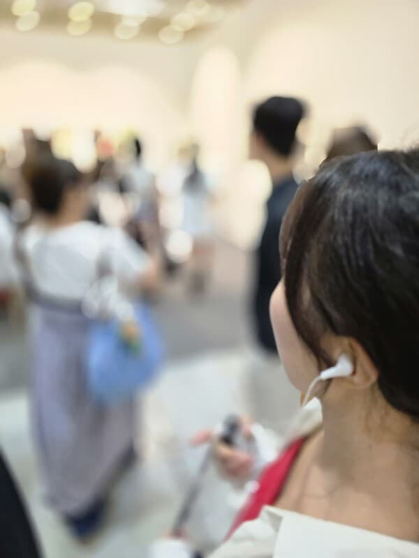 소유에서 관계로. 현대의 전시장은 단순히 작품을 구매하는 마켓을 넘어, 컬렉터와 작가가 취향을 공유하고 네트워크를 형성하는 커뮤니티 공간으로 재편되고 있다.&nbsp; &nbsp; &nbsp;ⓒ 엄미영