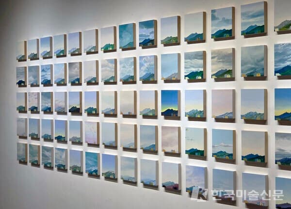 김준현, Beyond the Window Series, oil on panel, 200x200mm, 2020-2026 (제공. 신불당아트센터)
