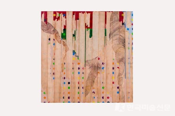 이은정, 시간의 결. woodskin, acrylic ink, oil on canvas, 91.5x91.5cm, 2023 (제공. 신불당아트센터)