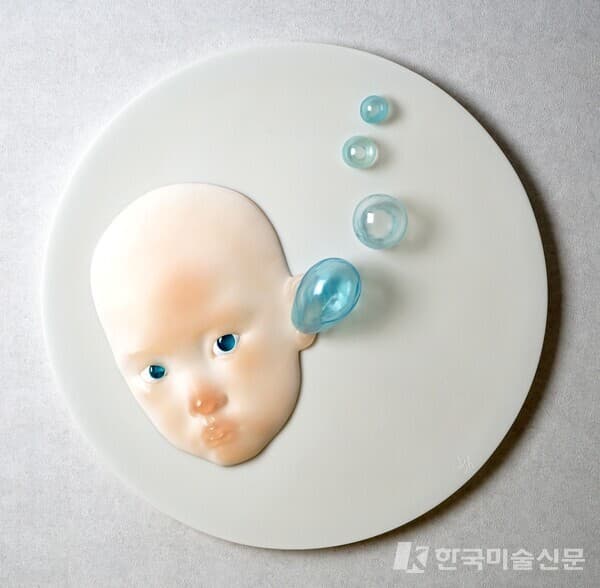 이주현, Untitle-2 resin, 60x60x15cm, 2019 (제공. 신불당아트센터)
