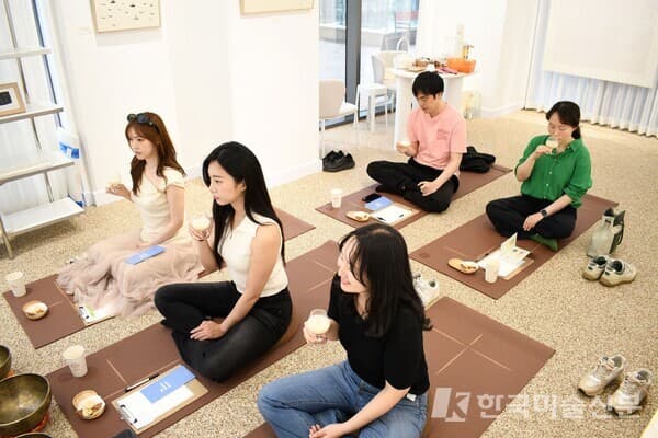 전통주&nbsp; 명상 클래스 현장 (제공. 마음운동연구소)