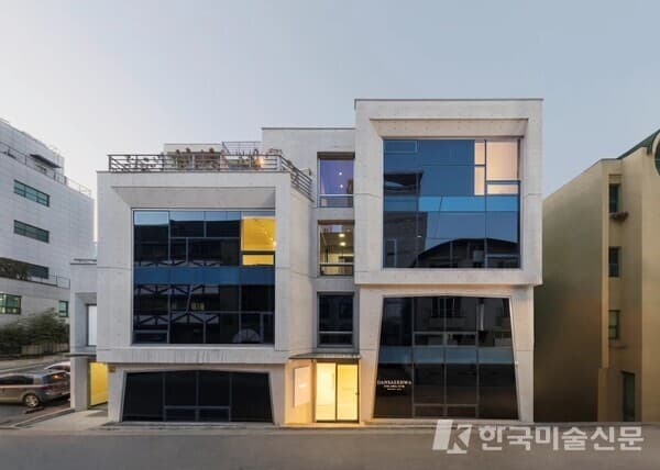 ‘미술품 투자 사기’ 서정아트센터 대표 징역 18년 선고… “법원, 가짜 자산 엄단”